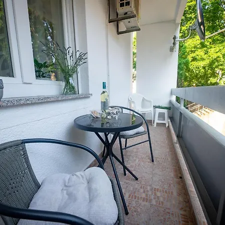 Ena Apartment *